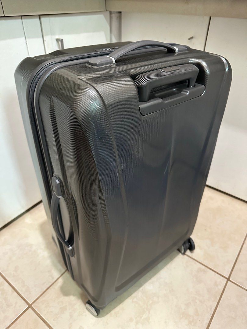 Samsonite 25 inch Hard Shell Spinner Luggage L size Like New