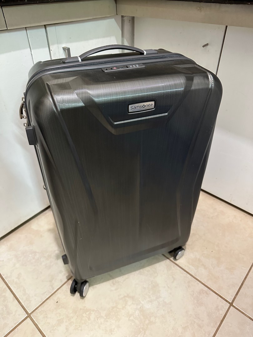 Samsonite 25 inch Hard Shell Spinner Luggage (L size) Like New, Hobbies