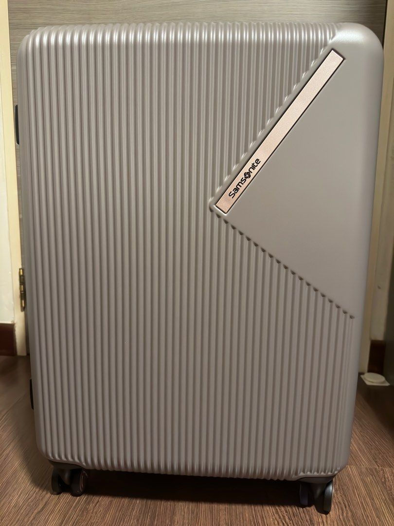 Samsonite ZELTUS (69cm) Travel Luggage with builtin weighing scale