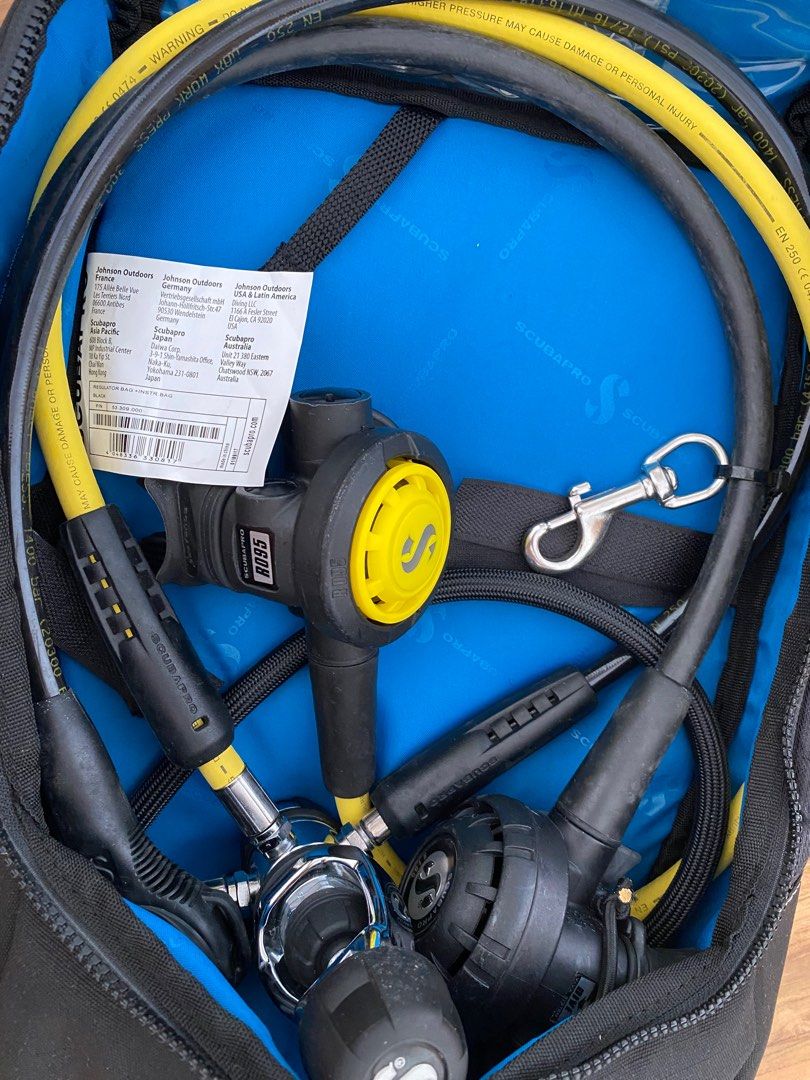 Scubapro Diving Regulator Set, Sports Equipment, Sports & Games, Water