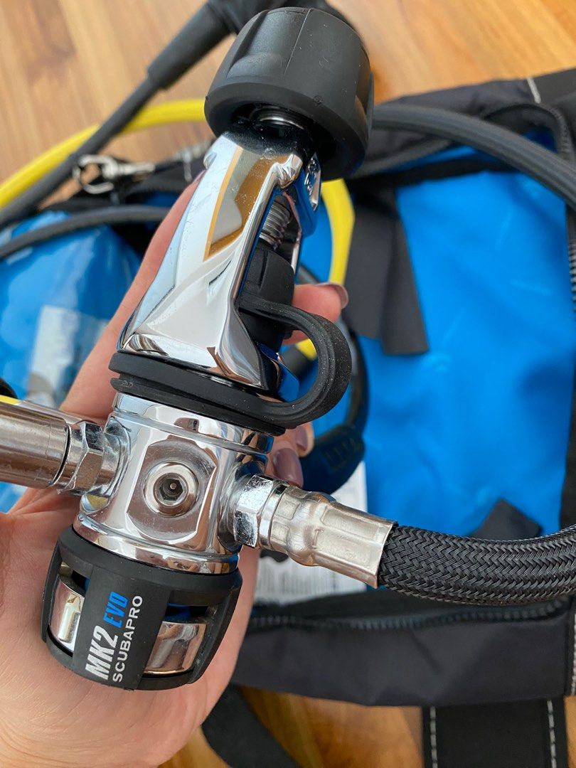 Scubapro Diving Regulator Set, Sports Equipment, Sports & Games, Water