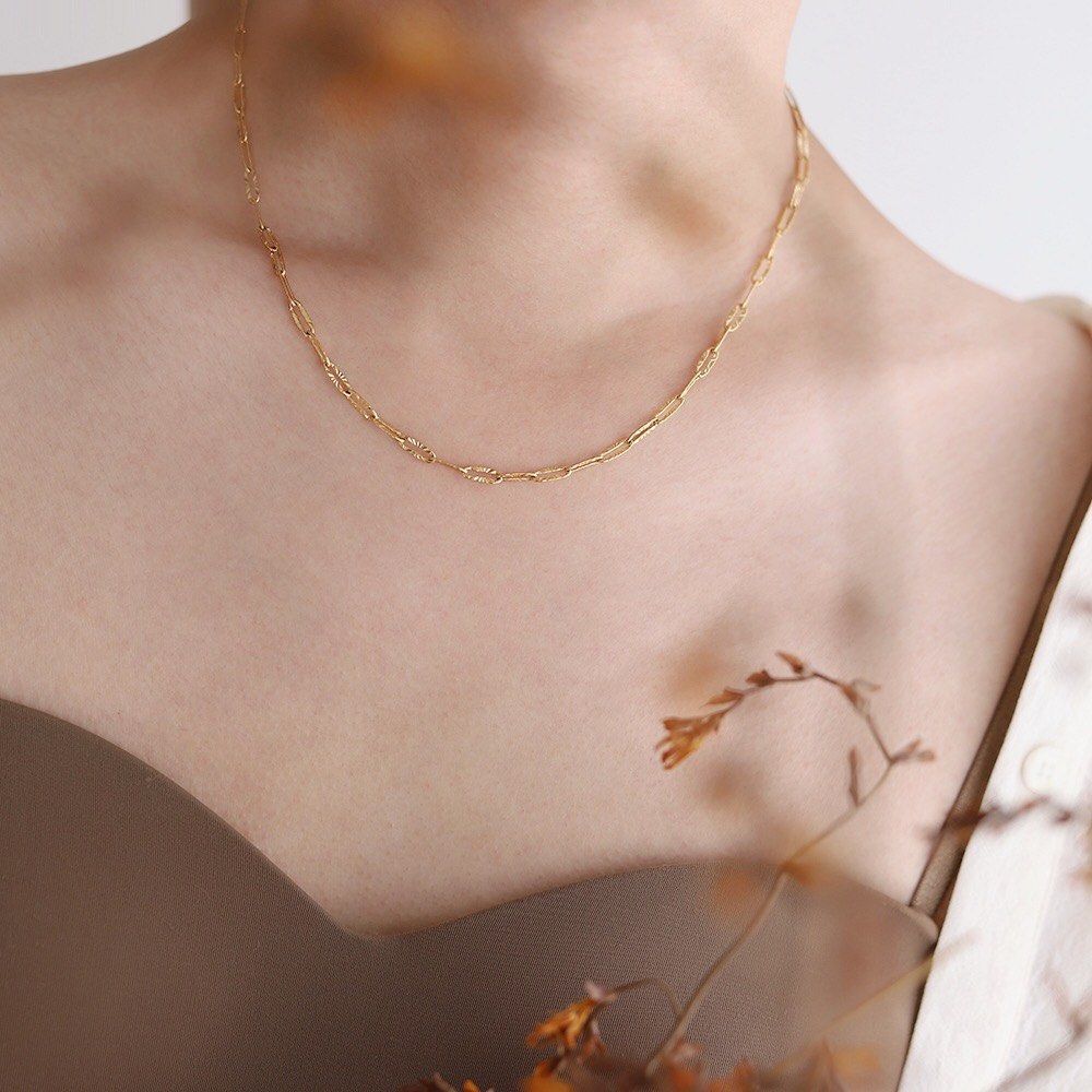 Gold chain link necklace women's sale