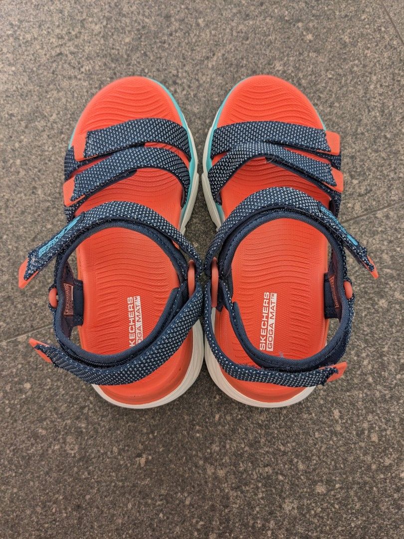 skechers max cushioning sandals