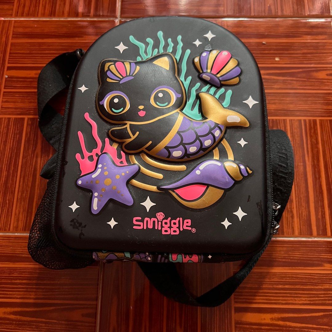 Smiggle lunch box, Babies & Kids, Babies & Kids Fashion on Carousell