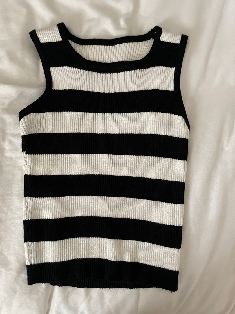 STRIPE SHORT SLEEVE BUTTON DOWN KNIT CROP TOP