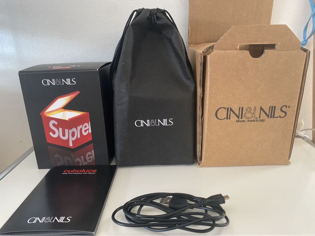 Supreme x CINI&NILS Italy Cuboluce Table Lamp, 興趣及遊戲, 收藏品