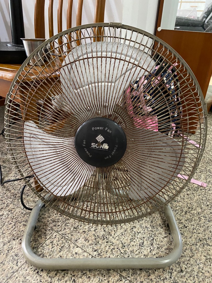 Table Fan Power, Furniture & Home Living, Lighting & Fans, Fans on