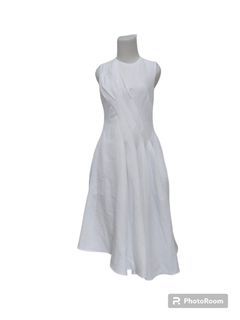 THE MINHSG - White Armless Maxi Dress