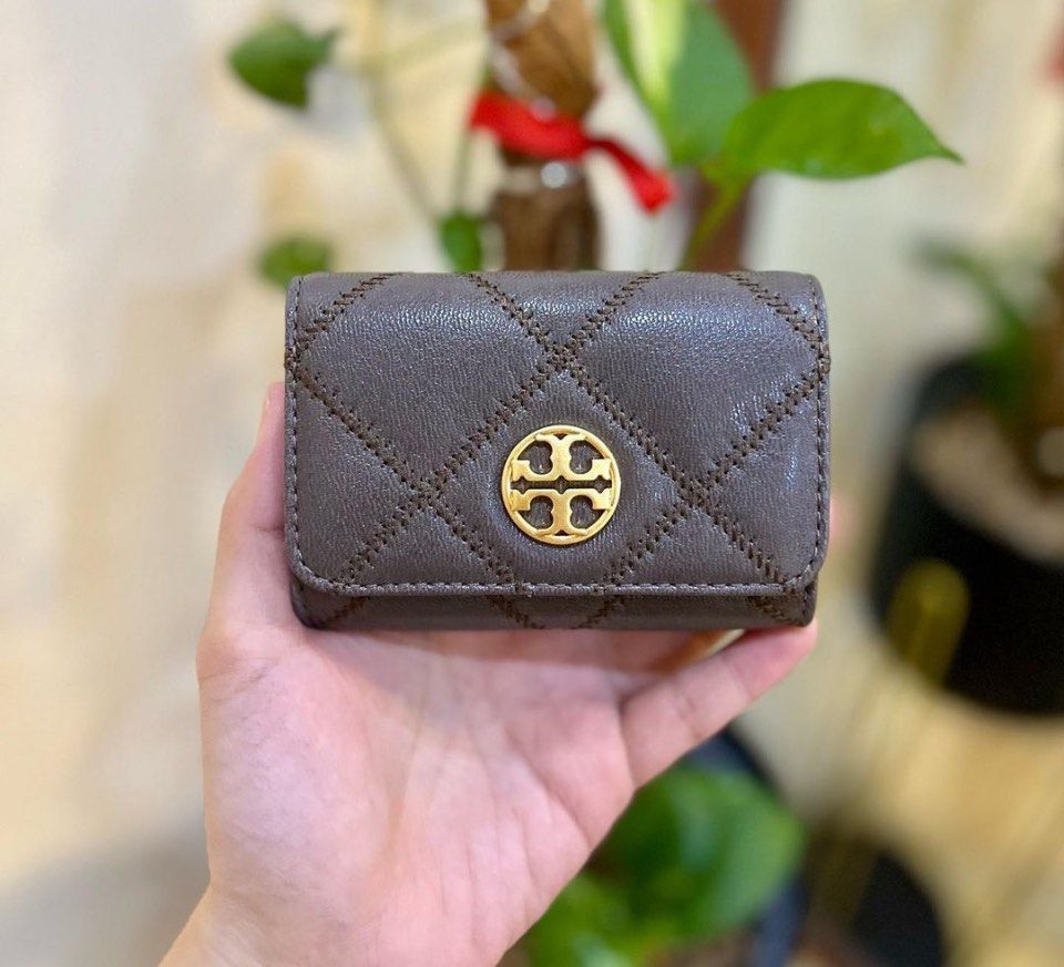 Tory Burch coin purse with card slot, Women's Fashion, Bags & Wallets,  Wallets & Card holders on Carousell