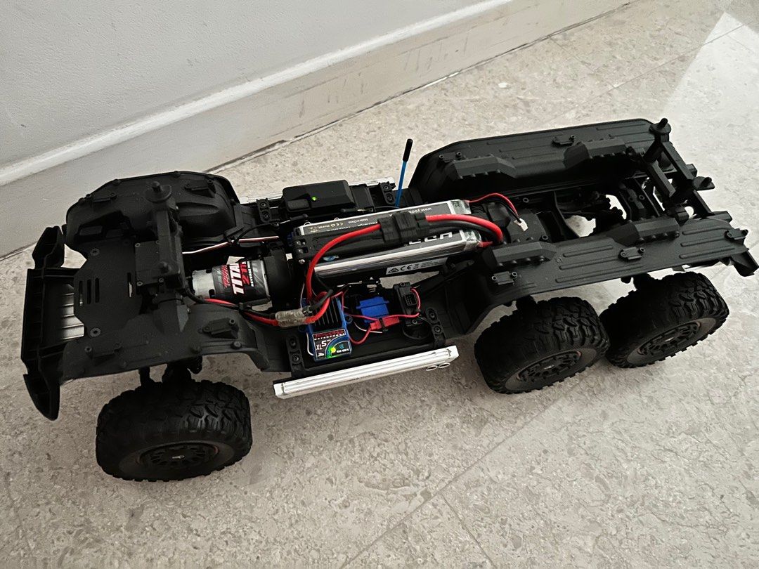 Traxxas TRX-6 Mercedes-Benz G 63 AMG 6x6 RC Crawler, Hobbies & Toys, Toys &  Games on Carousell