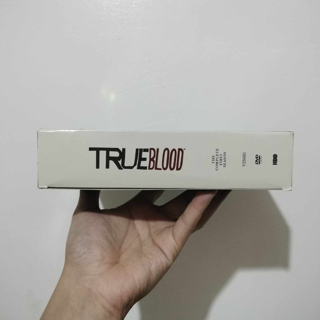TRUE BLOOD: The Complete First Season (Boxed Set), Hobbies & Toys ...