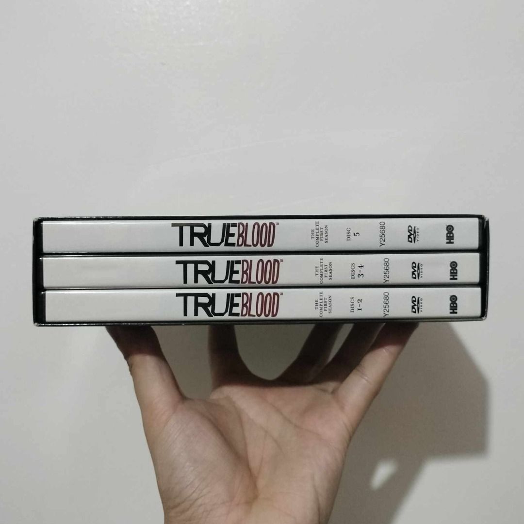 TRUE BLOOD: The Complete First Season (Boxed Set), Hobbies & Toys ...