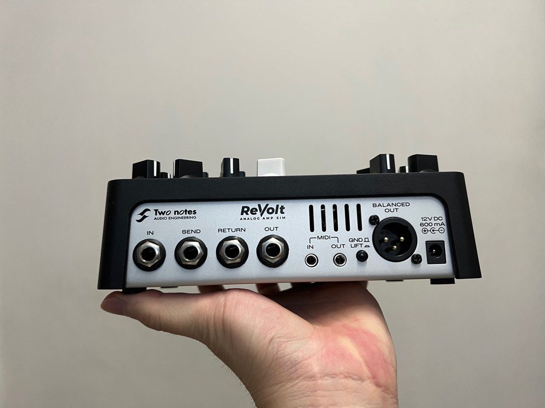 Two notes ReVolt Guitar Analog Amp Sim pedal, 99新有保, 興趣及遊戲