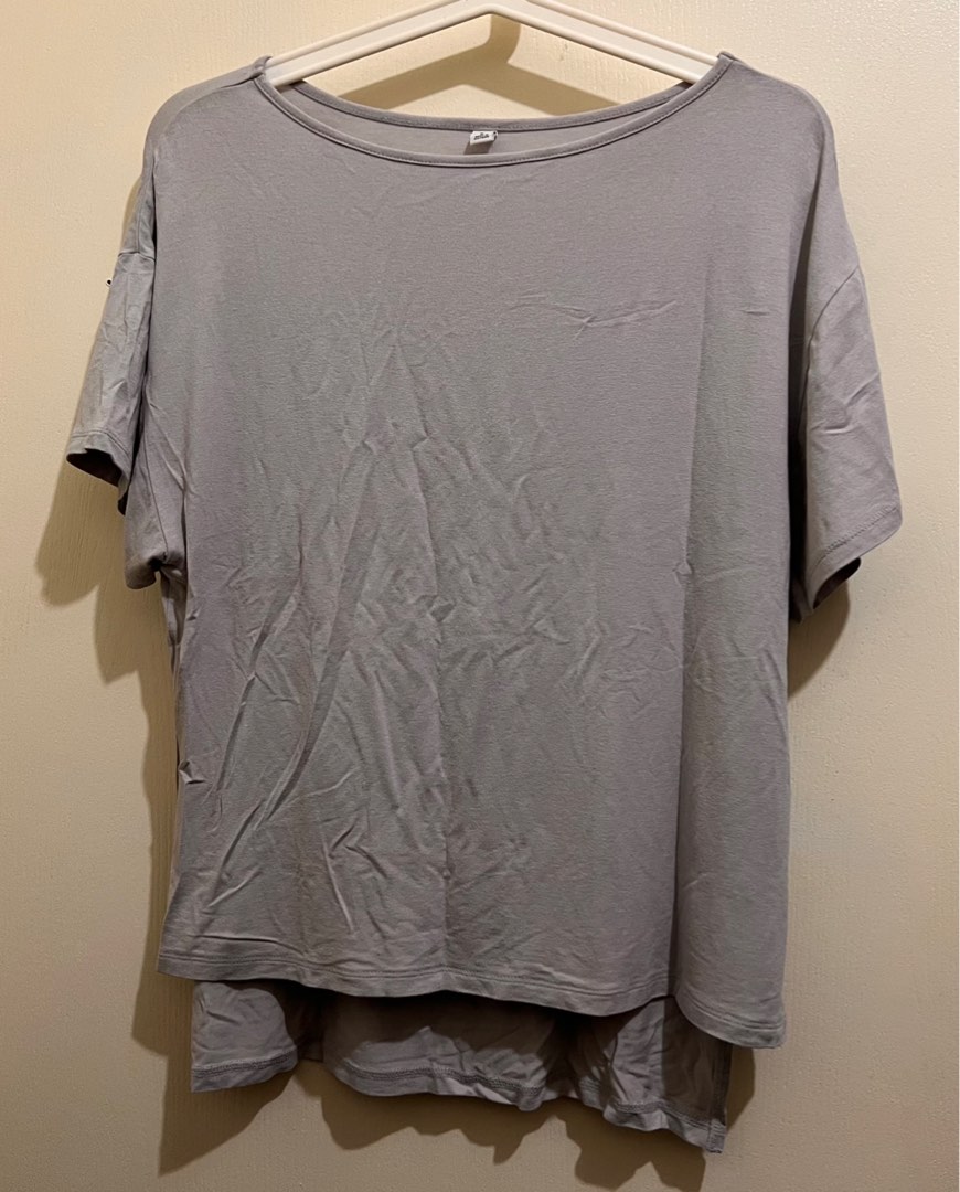 Uniqlo Gray Blouse M, Women's Fashion, Tops, Blouses on Carousell