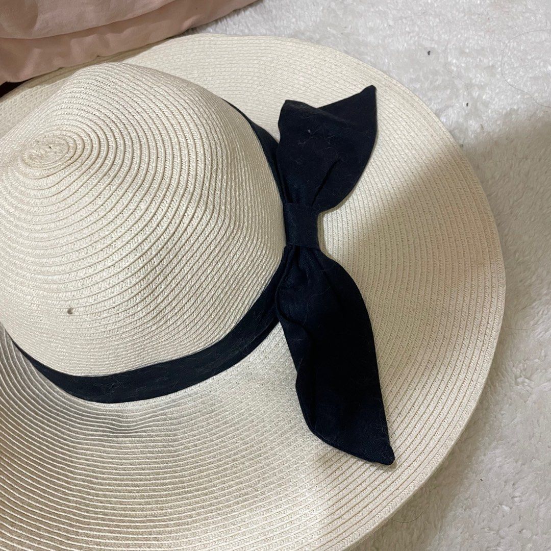 Uniqlo Straw Beach Hat, Women's Fashion, Watches & Accessories, Hats