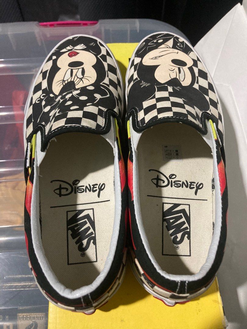 Mickey 9 vans store