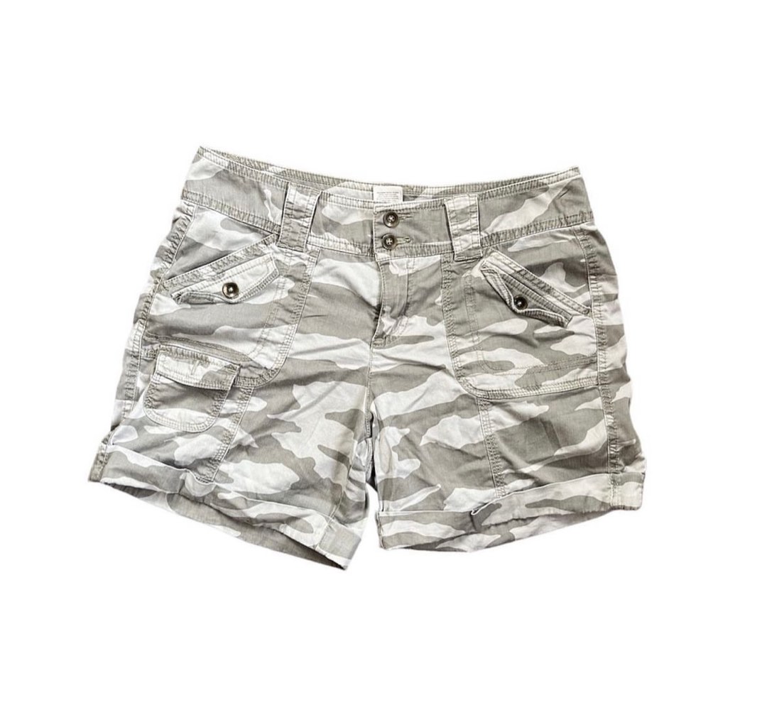 vintage camo shorts, Women's Fashion, Bottoms, Shorts on Carousell