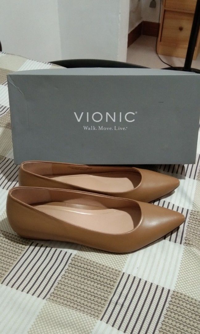 Vionic lena 2025 flat