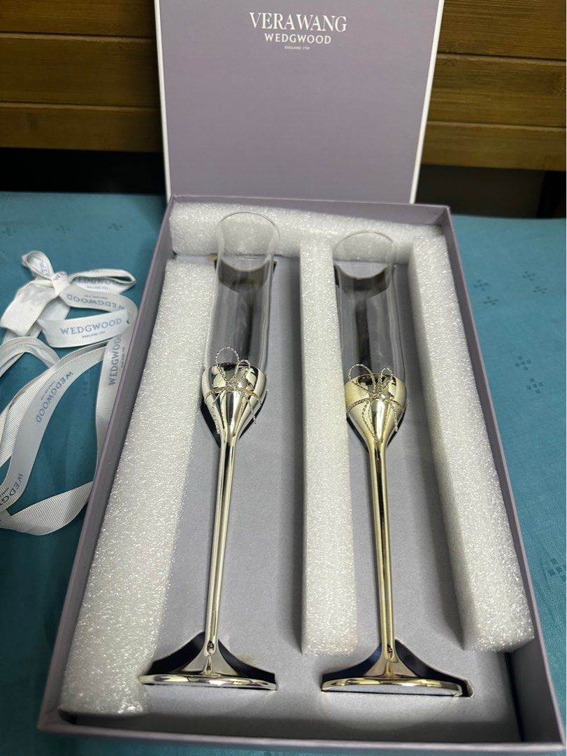 Vera Wang Wedding Love Knots Gold Toasting Flutes - Wedding Wish