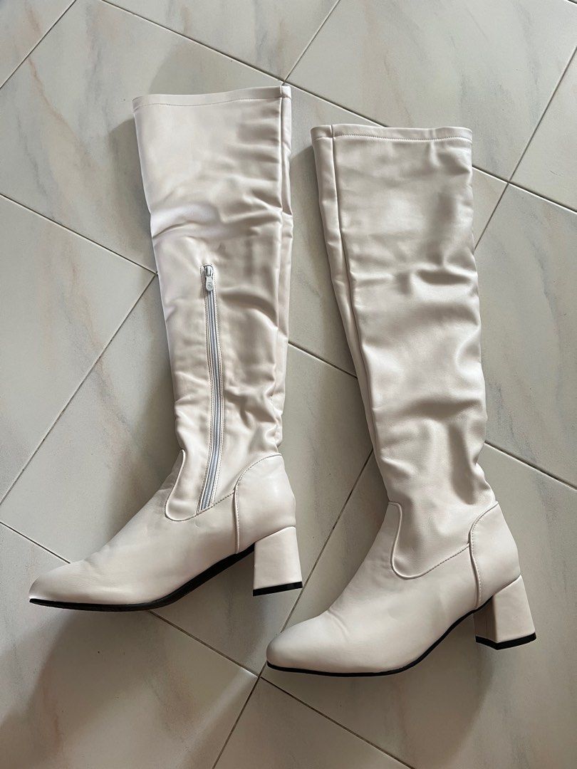 White Boots size 39 Women s Fashion Footwear Boots on Carousell