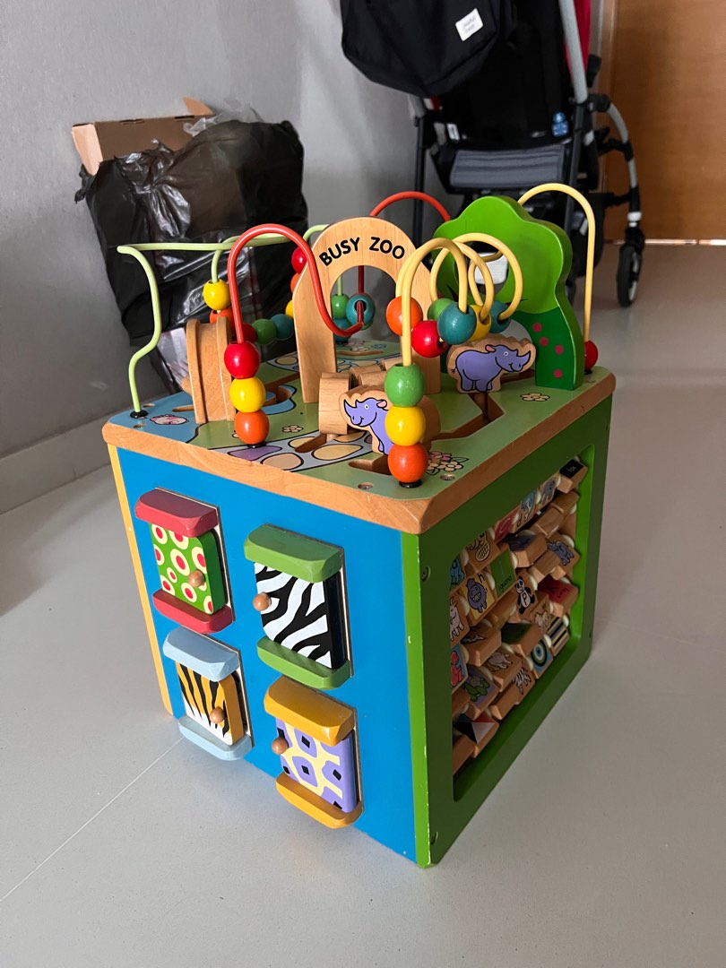 Zoo activity cube top