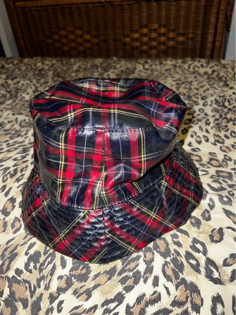 Burberry hat on sale zara