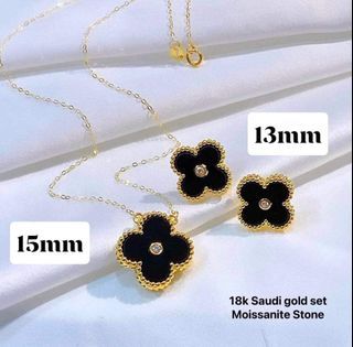 18k 15mm Clover Centered Necklace with Small Moissanite Stone
2,400‼️

13mm Earrings with Small Moissanite Stone
Gold Pakaw- 3,000‼️
Silicon Pakaw- 2,650‼️