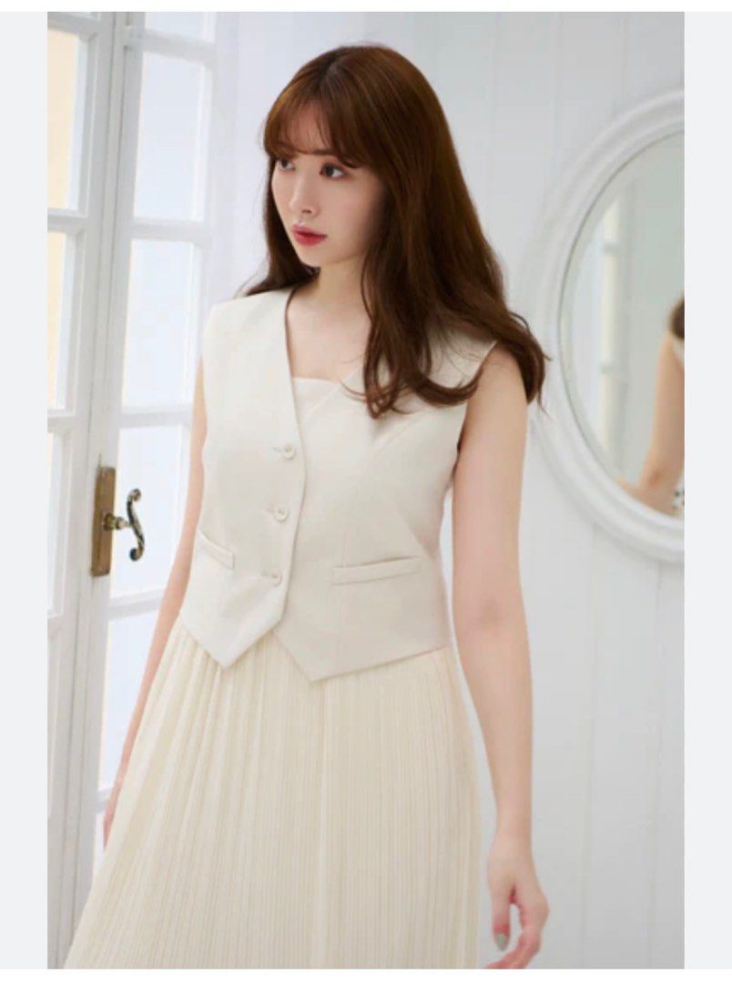$220 Japan Linen Vest and Pleated Dress Two piece set Herlipto