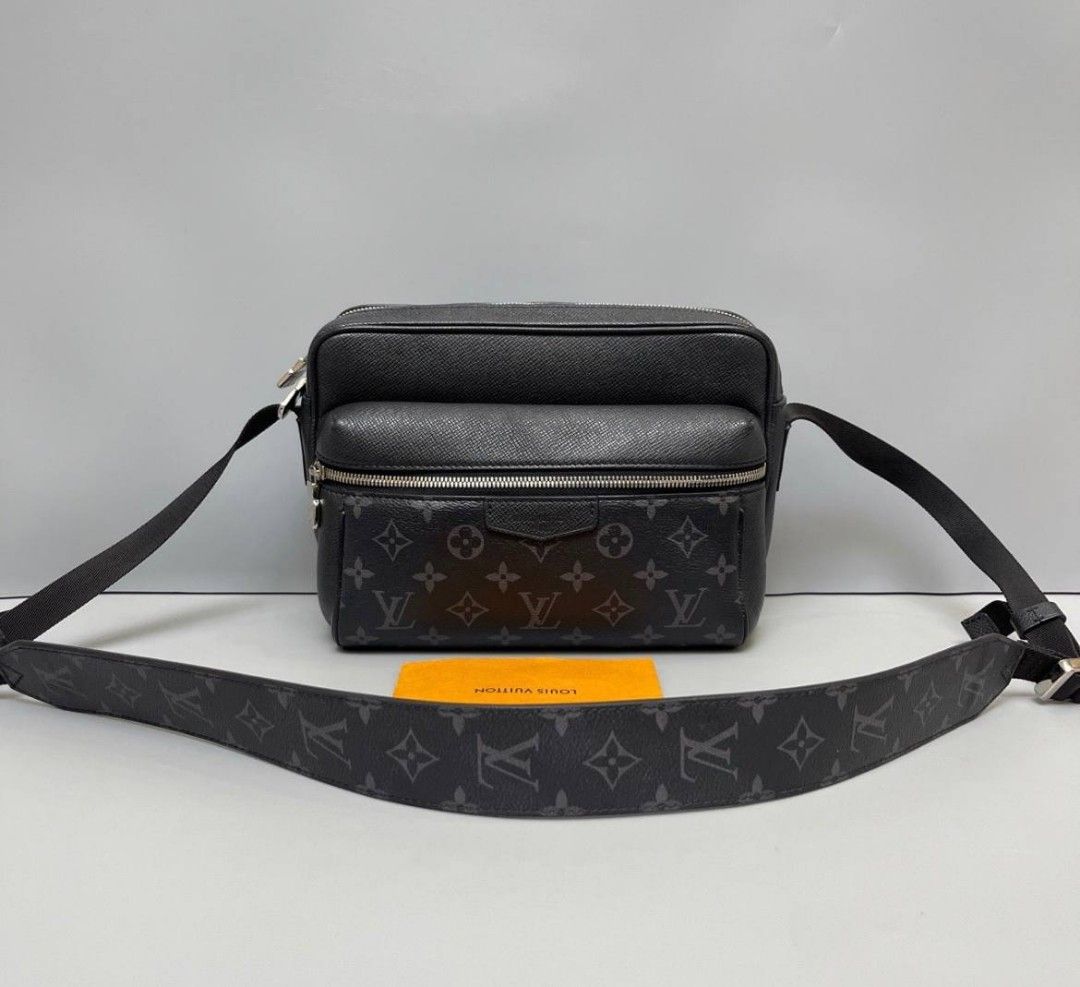 Louis Vuitton Outdoor Slingbag Taigarama crossbody bag men black leather