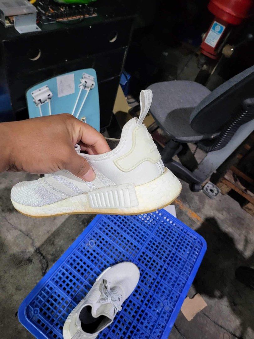 Adidas nmd 70 foot hotsell