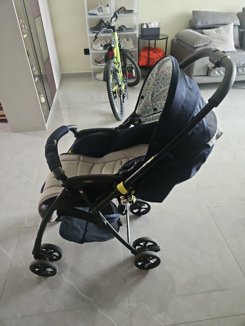 Aprica pram, Babies & Kids, Going Out, Strollers on Carousell