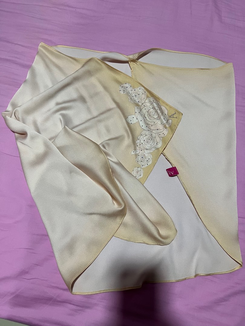 ariani shawl price