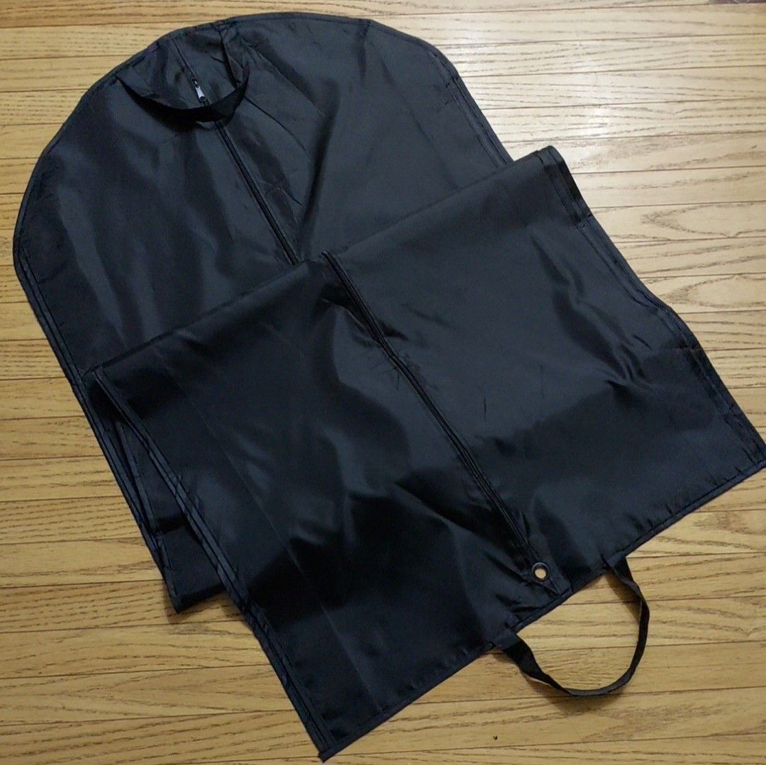 Authentic Balenciaga Garment bag (Category: Luxury Bags & Wallets) located in Manila. Submitted by jfluxury.co (Listing ID 1252833292, Image 3). Description: excellent condition no flaws nylon material water proof dust proof bought in Japan 🇯🇵 💯% Authentic. 😊 Money back guarantee. 😊 Clean and ready to use na po.