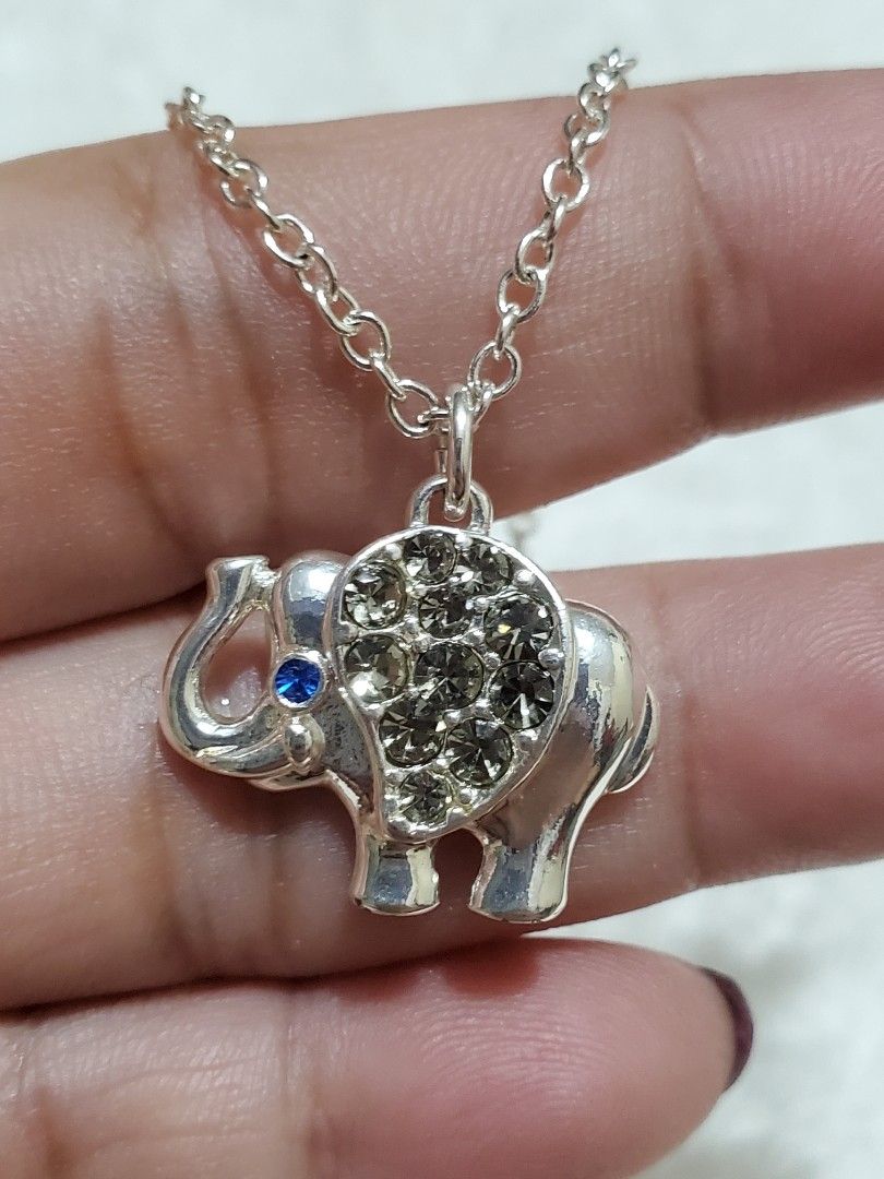 AVON Good Luck Necklace Elephant