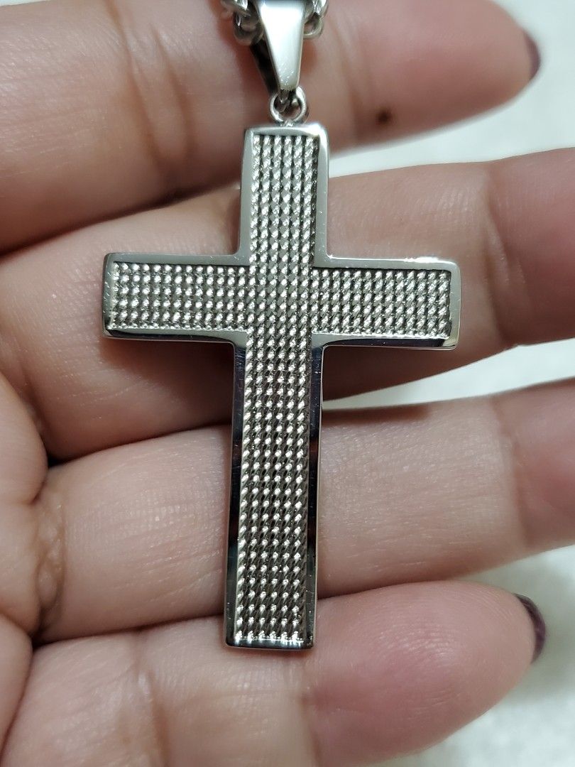 Avon men's stainless steel top cross necklace