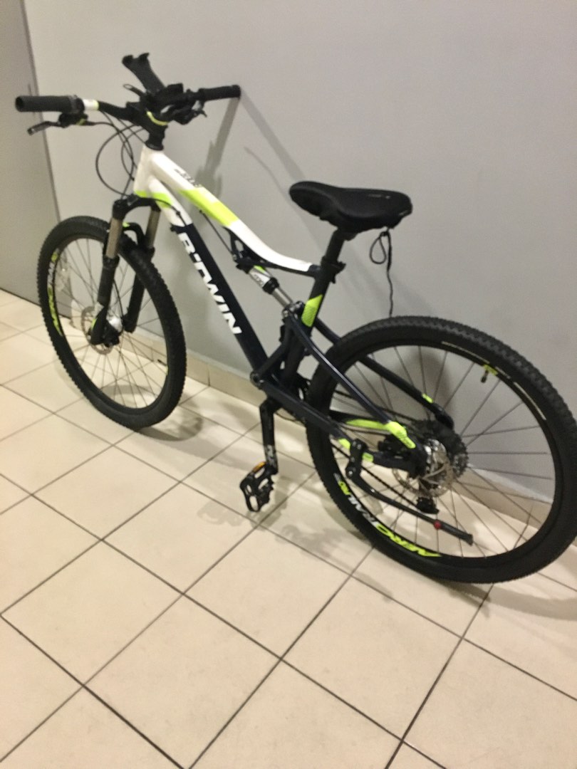 Btwin rockrider online 560s price