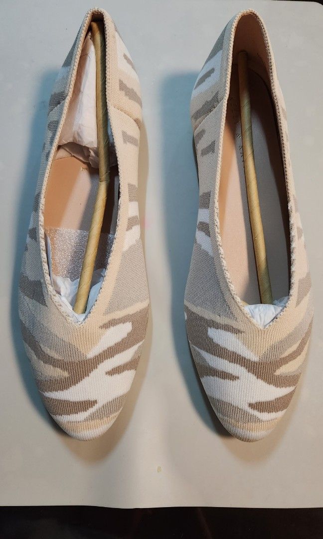 Kelly & Katie Flat Shoes US 9 (Category: Flats & Sandals) located in Valenzuela. Submitted by allbrandedshop (Listing ID 1252894742, Image 1). Description: Brand new with tag Guaranteed original from US size 9 pls check actual measurement (bigger than size 9).