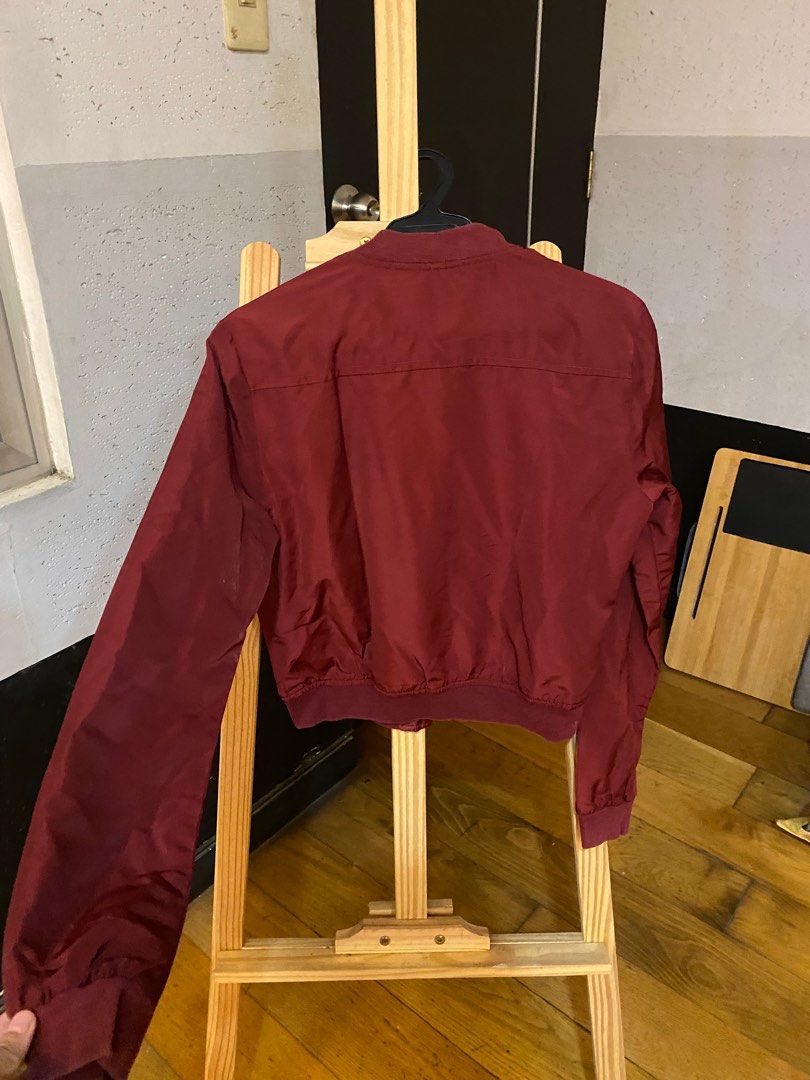Bomber jacket f21 maroon (Category: Coats, Jackets and Outerwear) located in Manila. Submitted by kellypickle (Listing ID 1252913054, Image 3). Description: Bomber jacket small F21 Color: red maroon.