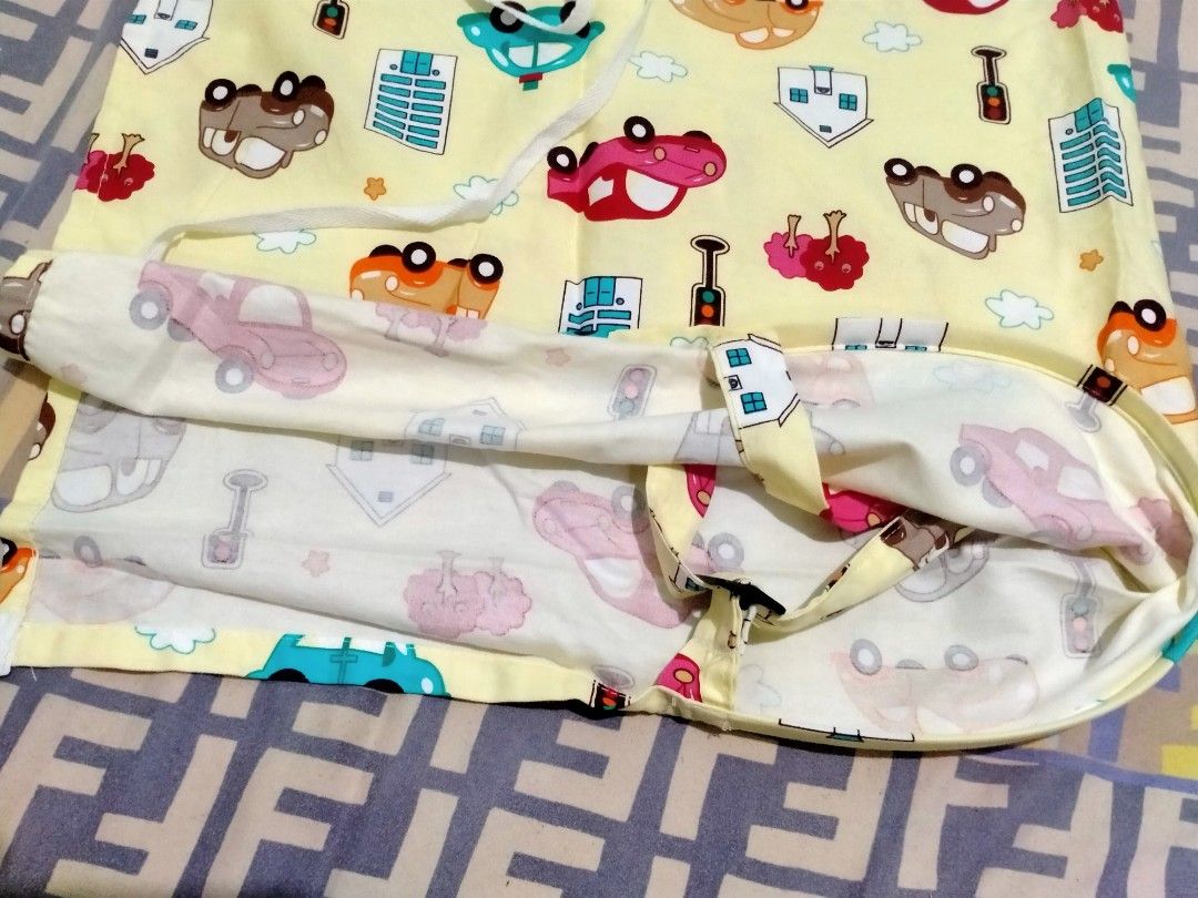 Breastfeeding Cover (Category: Maternity wear) located in Pasay City. Submitted by maljake (Listing ID 1252924069, Image 3). Description: used once po. no flaws.