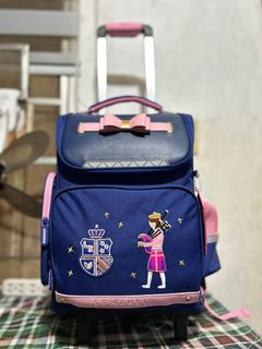 British style school bag. Like new!