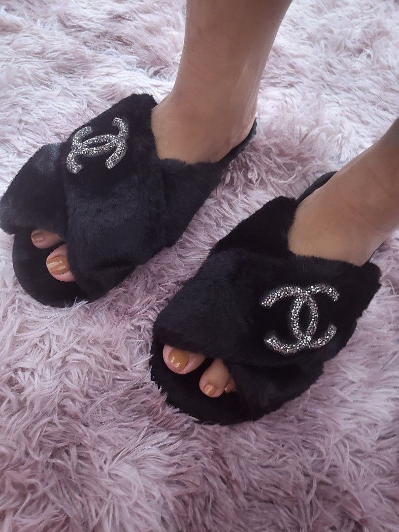 Chanel Bedroom Fur Slipper, Women's Fashion, Footwear, Slippers and slides  on Carousell