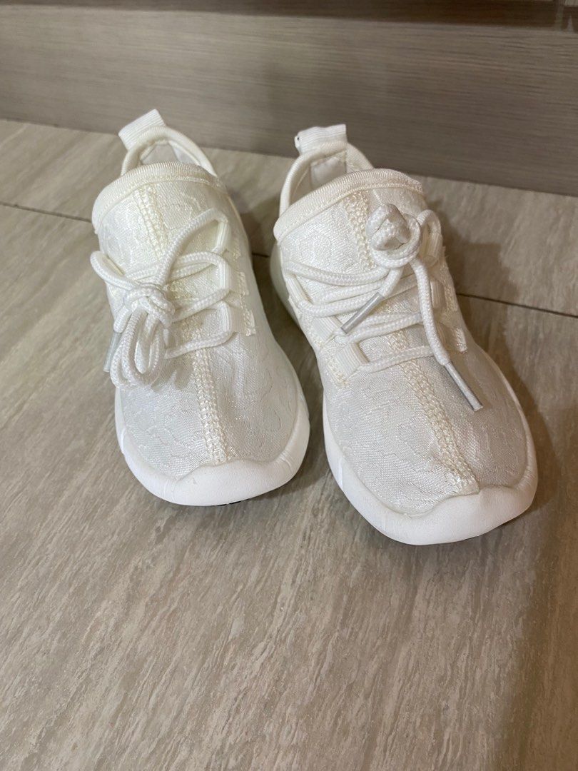 Yeezy boost hotsell 35 v2 blink