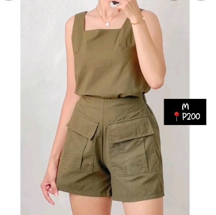 Coordinates Olive green (Category: Sets or Coordinates) located in Pasay City. Submitted by maljake (Listing ID 1252818544, Image 2). Description: used once po. Hndi na kasya sken Small to medium frame sa shoppe ko po nabili.