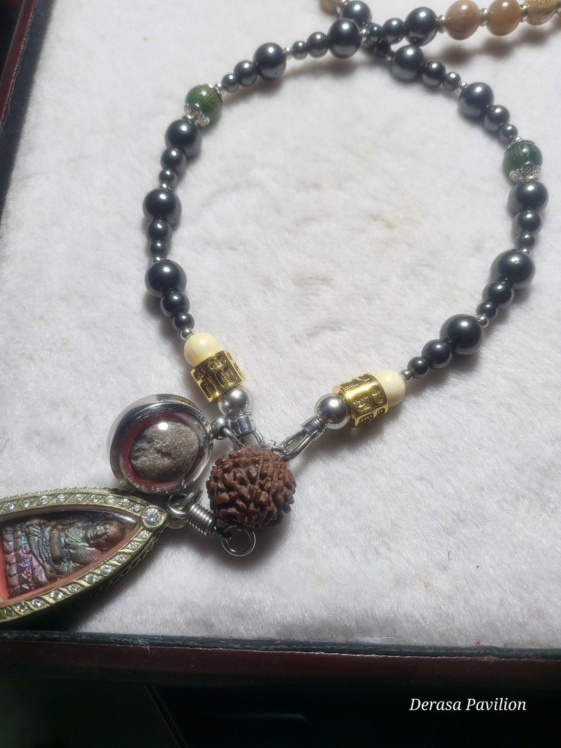Where to get a custom necklace made online