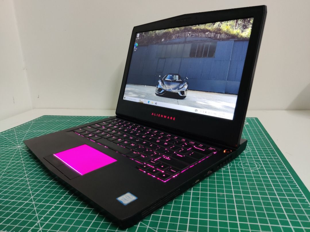 Alienware 13 outlet r3 sleeve