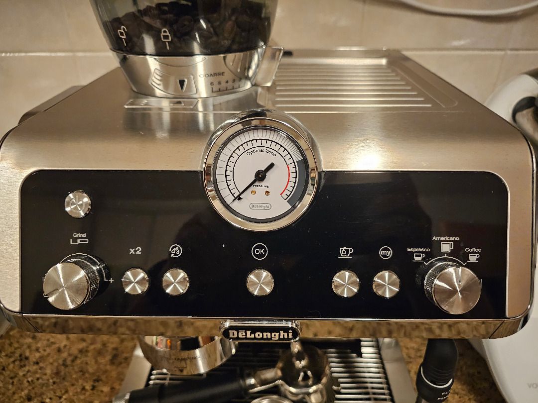 DeLonghi La Specialista Coffee Machine, TV & Home Appliances, Kitchen