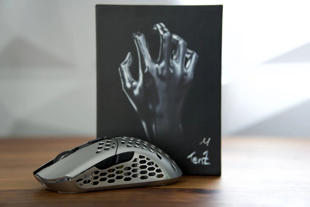 Finalmouse Starlight Pro - TenZ Small, Computers & Tech, Parts