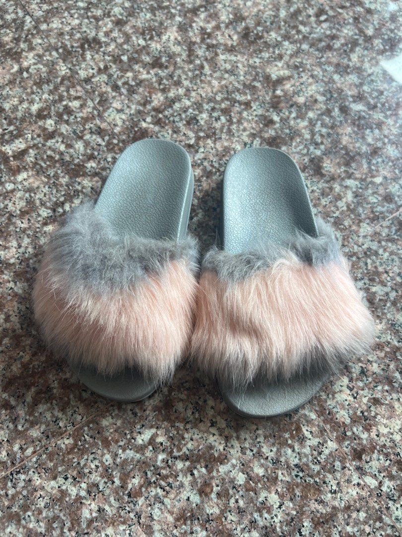 Really hotsell fluffy slippers