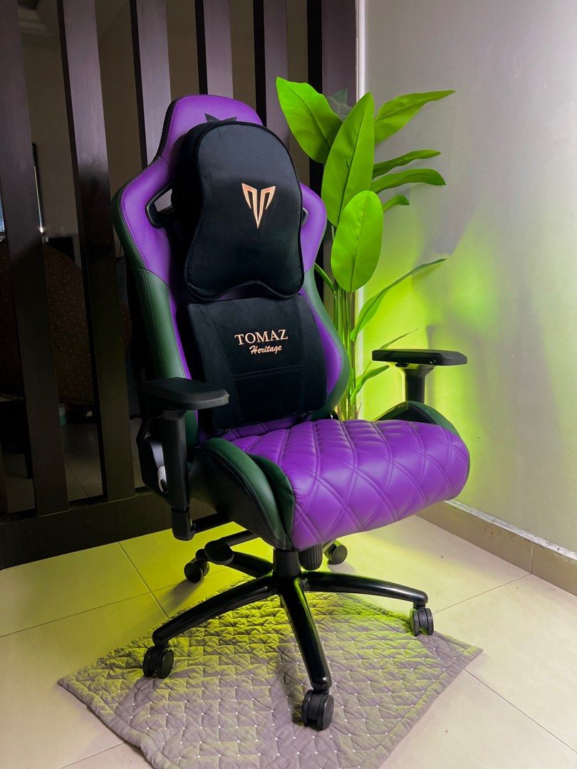 Joker in gamer hotsell chair