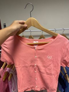 Gap粉紅短板上衣